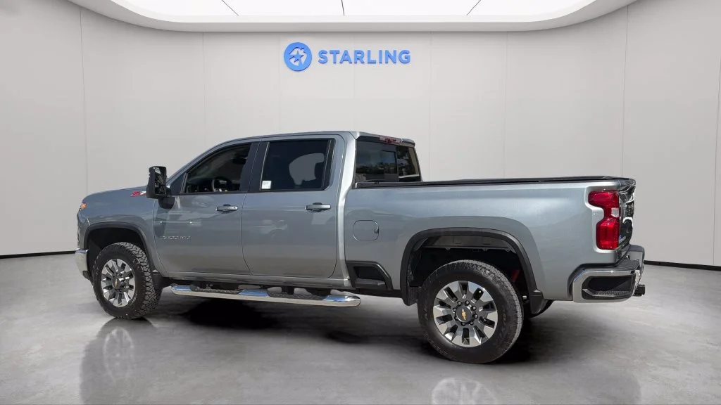Used 2025 Sterling Gray Metallic Chevrolet LT image 5