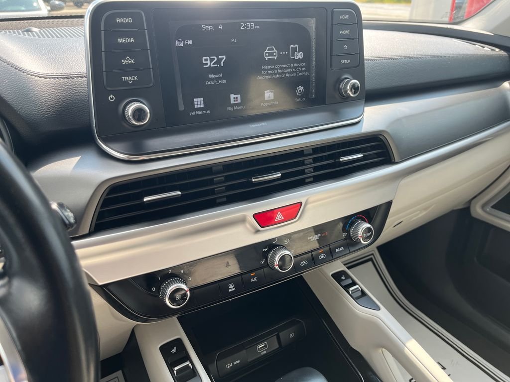 Used 2021 Black Kia S image 17
