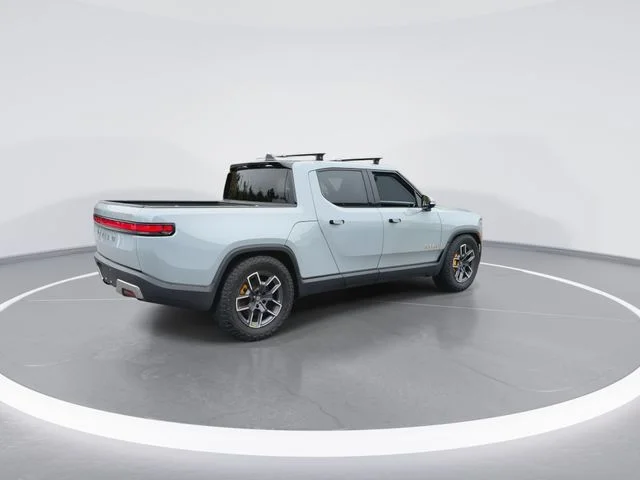 Used 2022  Rivian Adventure image 8