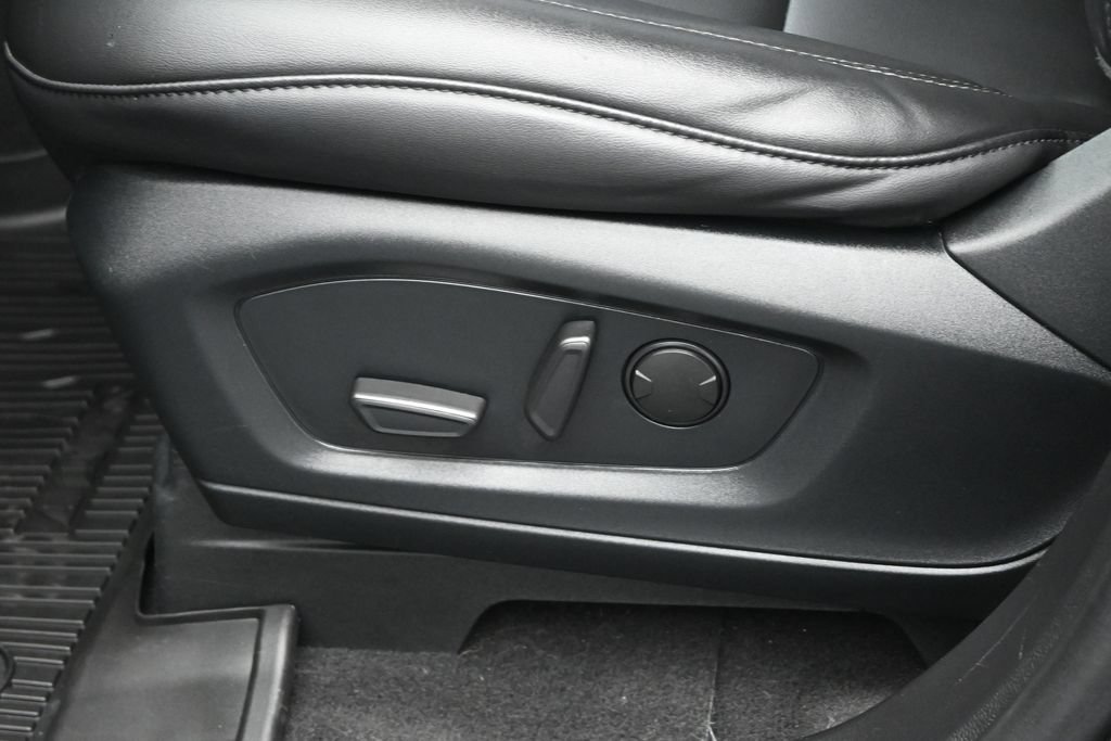 Certified Used 2023 Green Ford XLT image 9
