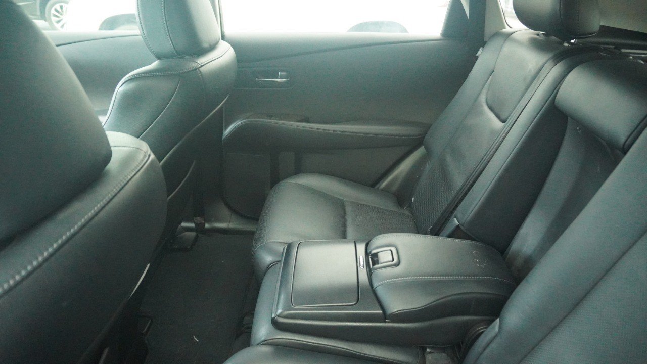Used 2013 Silver Lexus  image 10