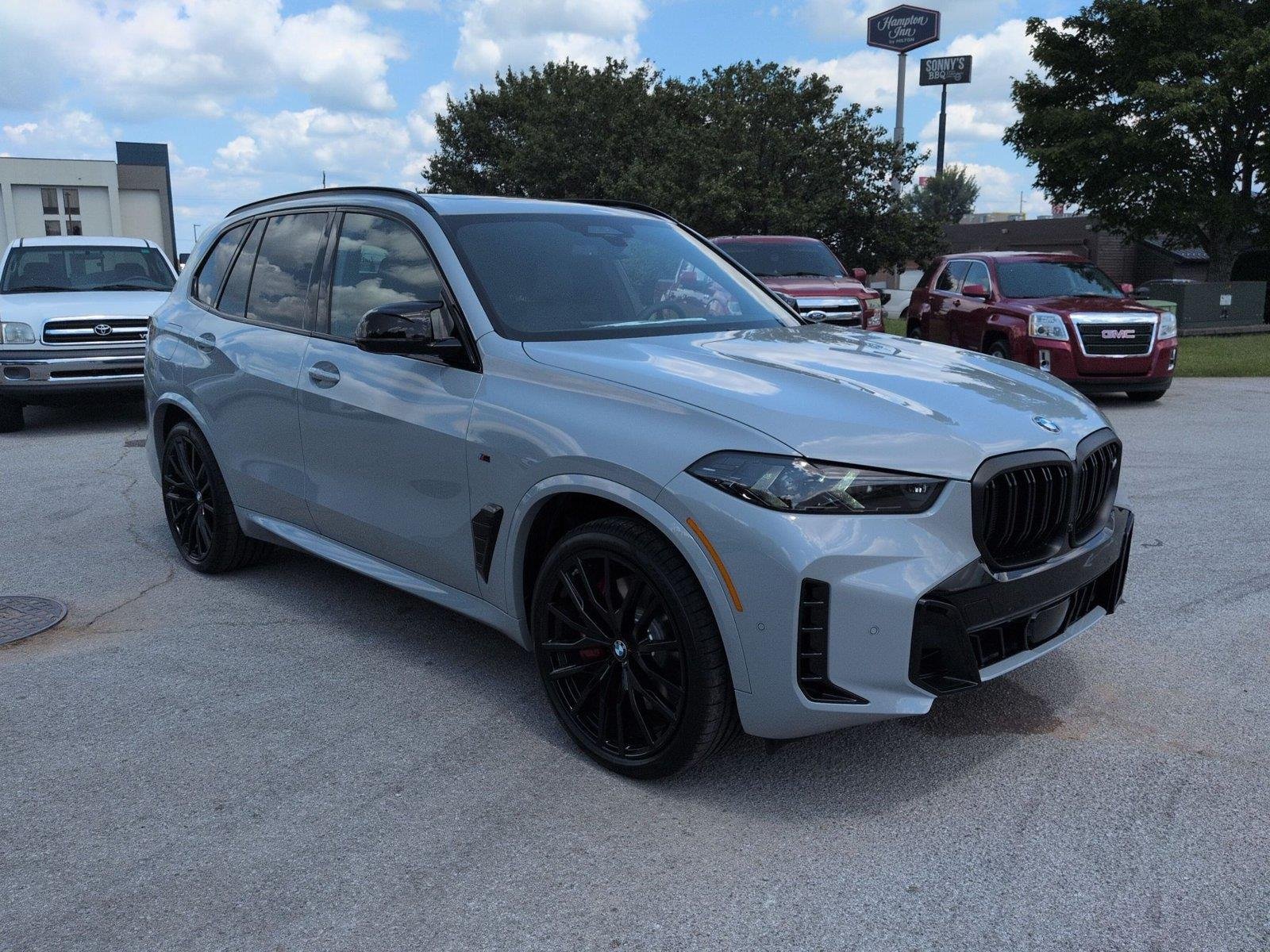 New 2026 Brooklyn Grey Metallic BMW M60i image 7