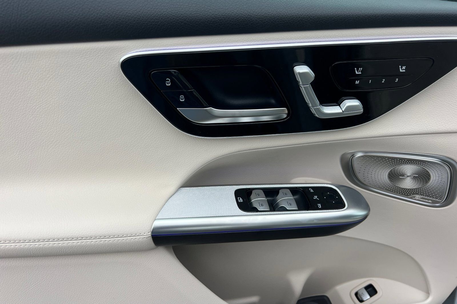 New 2026 MANUFAKTUR Alpine Grey Mercedes-Benz 300 image 14
