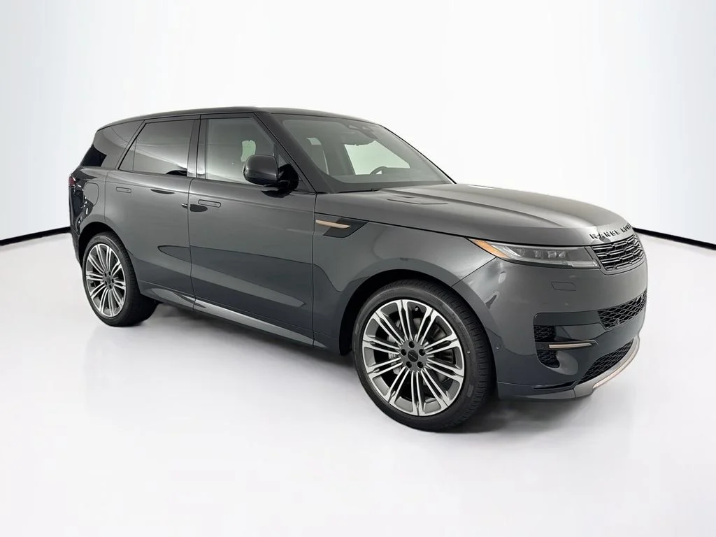 New 2026 Carpathian Grey Land Rover Dynamic SE image 3