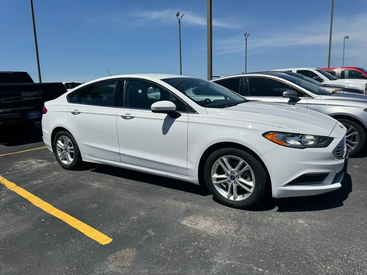 Used 2018 Oxford White Ford SE FWD image 2