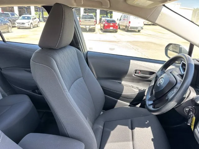 Used 2025 White Toyota LE image 31