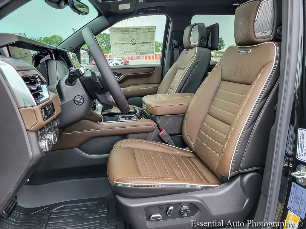 2026 GMC Yukon XL Denali Ultimate - Photo 8