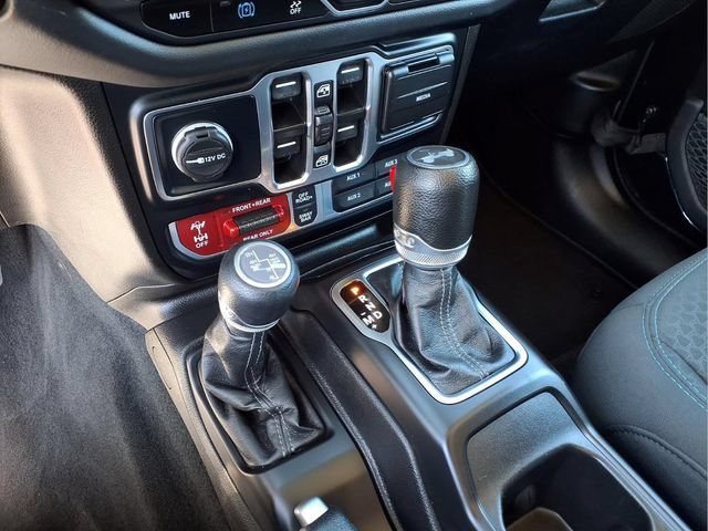 Used 2024  Jeep Rubicon image 9