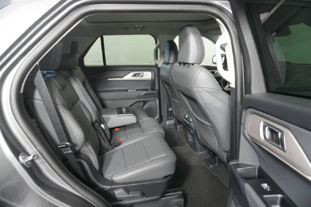 New 2026 Carbonized Gray Metallic Ford Active image 27