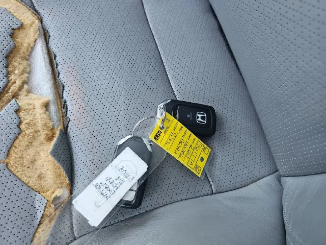 Used 2017 Gray Honda EX-L image 31