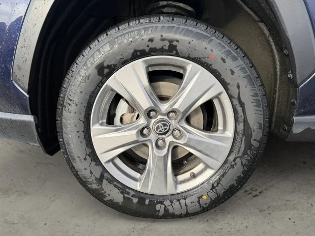 Used 2024  Toyota XLE image 9