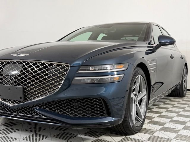 Used 2023 Capri Blue Genesis 2.5T image 8