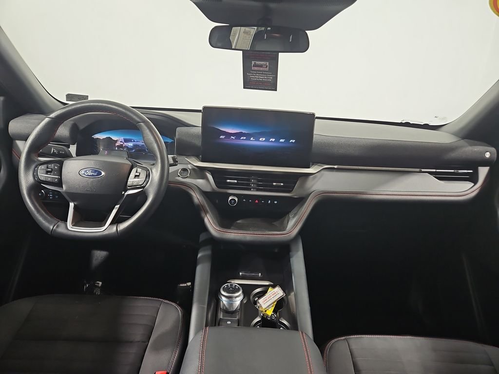 2025 Ford Explorer ST-LINE - Photo 13