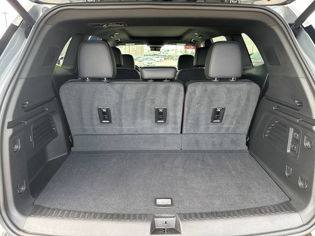 2025 GMC Acadia Denali - Photo 41