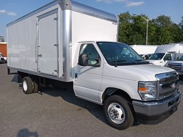 2027 Ford E-Series Cutaway Base