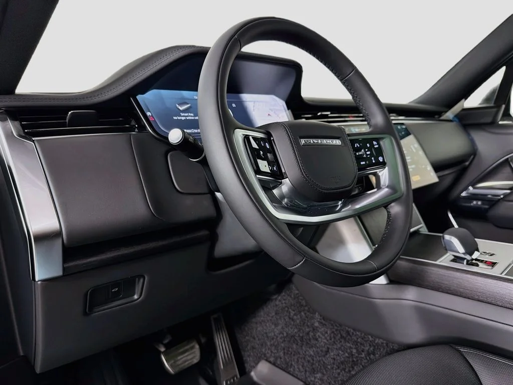 New 2026 Santorini Black Land Rover SE 7 Seats image 9