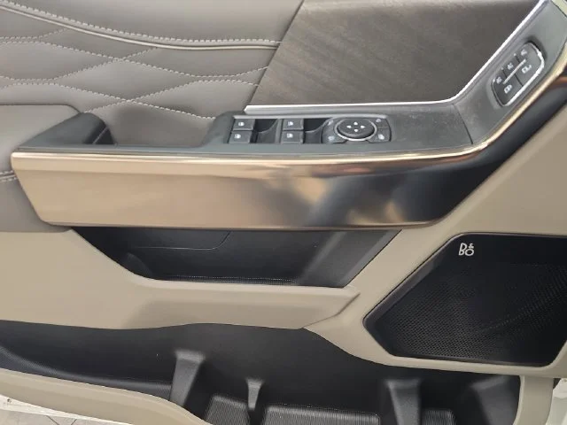 New 2026 Star White Metallic Tri-Coat Ford Platinum® image 44