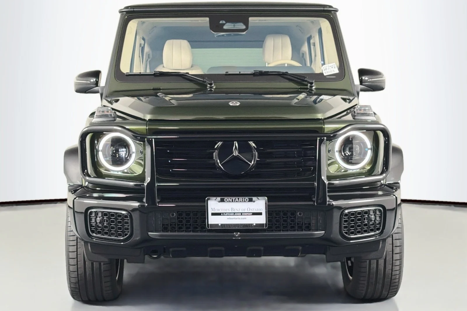 Certified Used 2025 MANUFAKTUR Olive Metallic Mercedes-Benz G 550 image 3