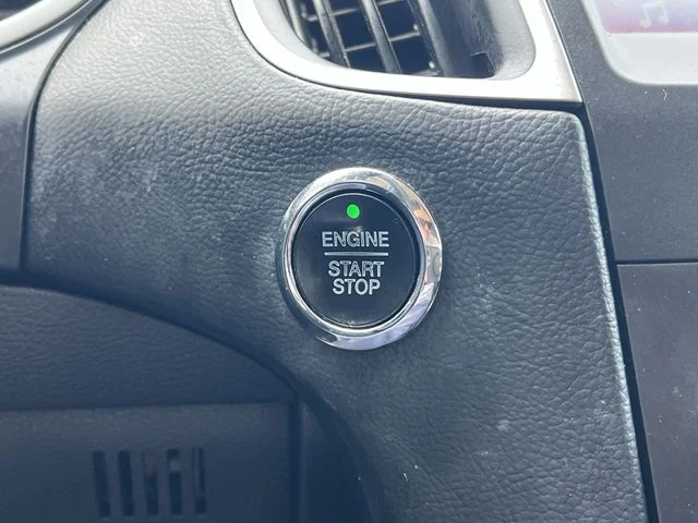Used 2019 Gray Ford SEL image 13