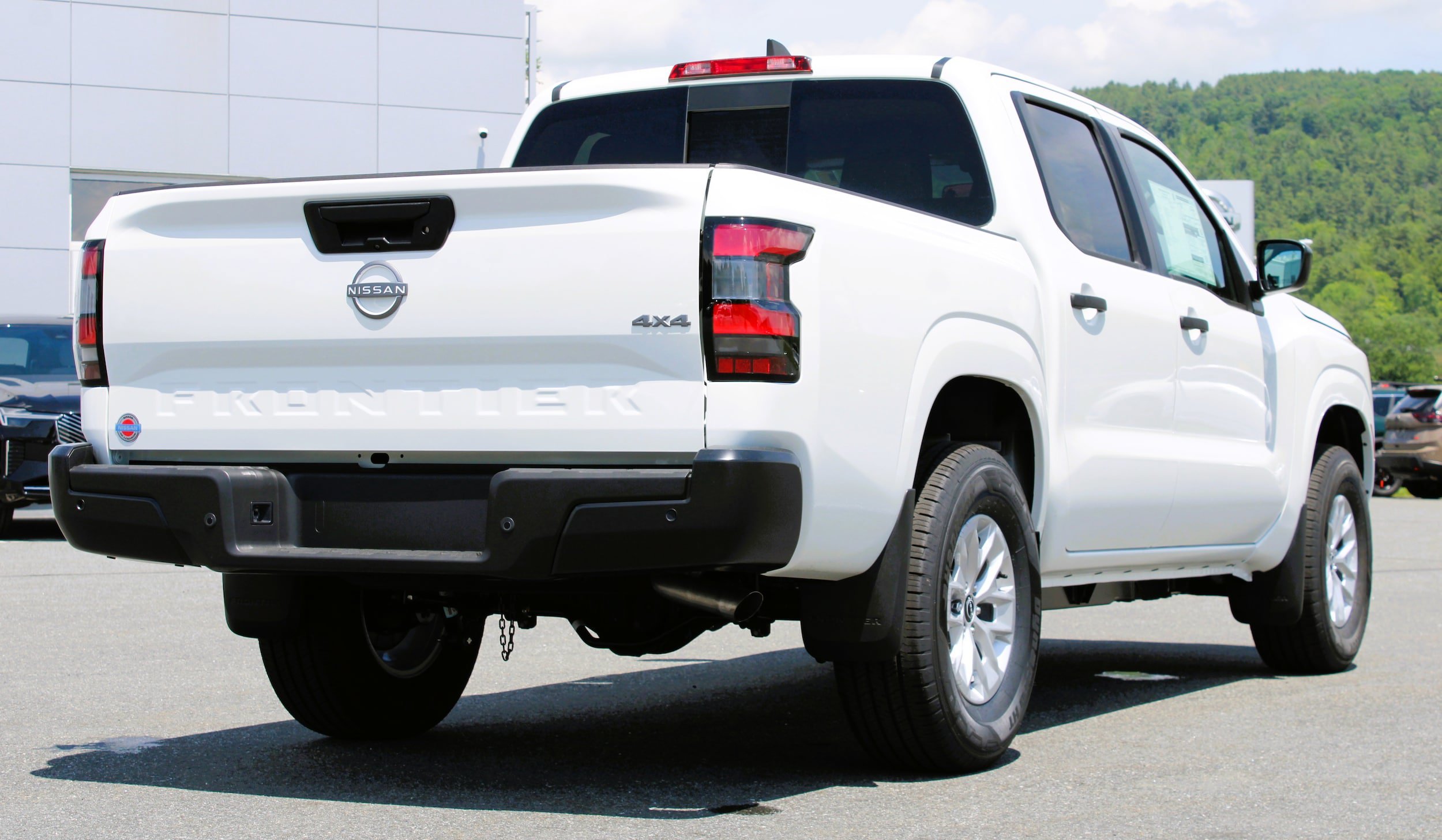 New 2026 Glacier White Nissan Crew Cab S image 9