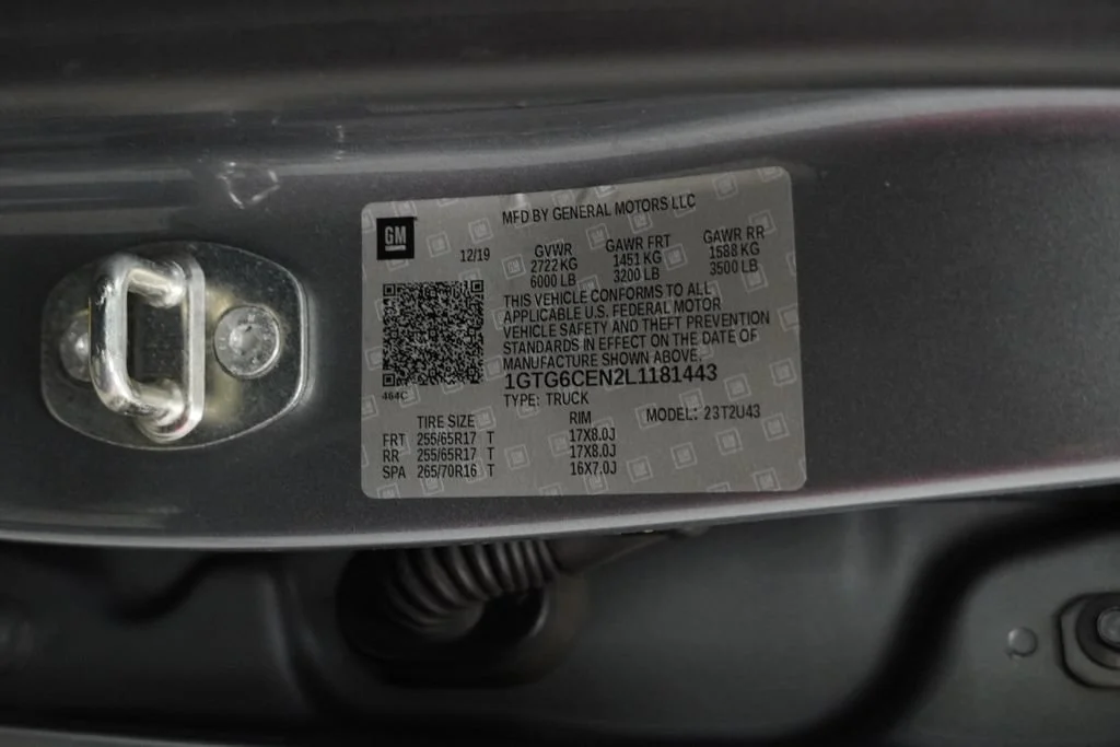 Used 2020 SATIN STEEL METALLIC GMC 4WD SLE image 42