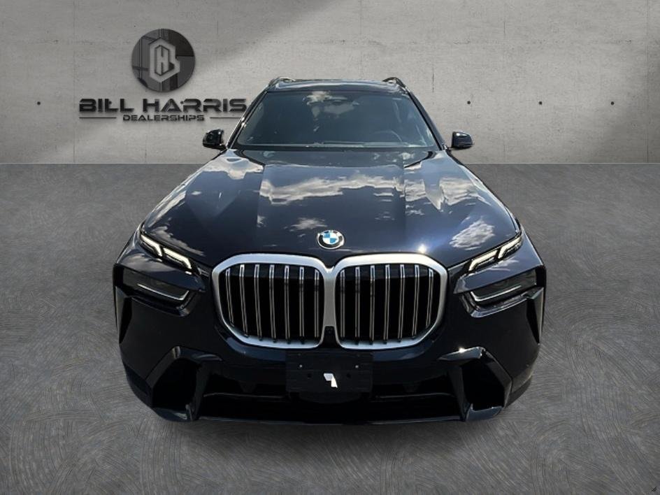 2023 BMW X7 xDrive40i's photo