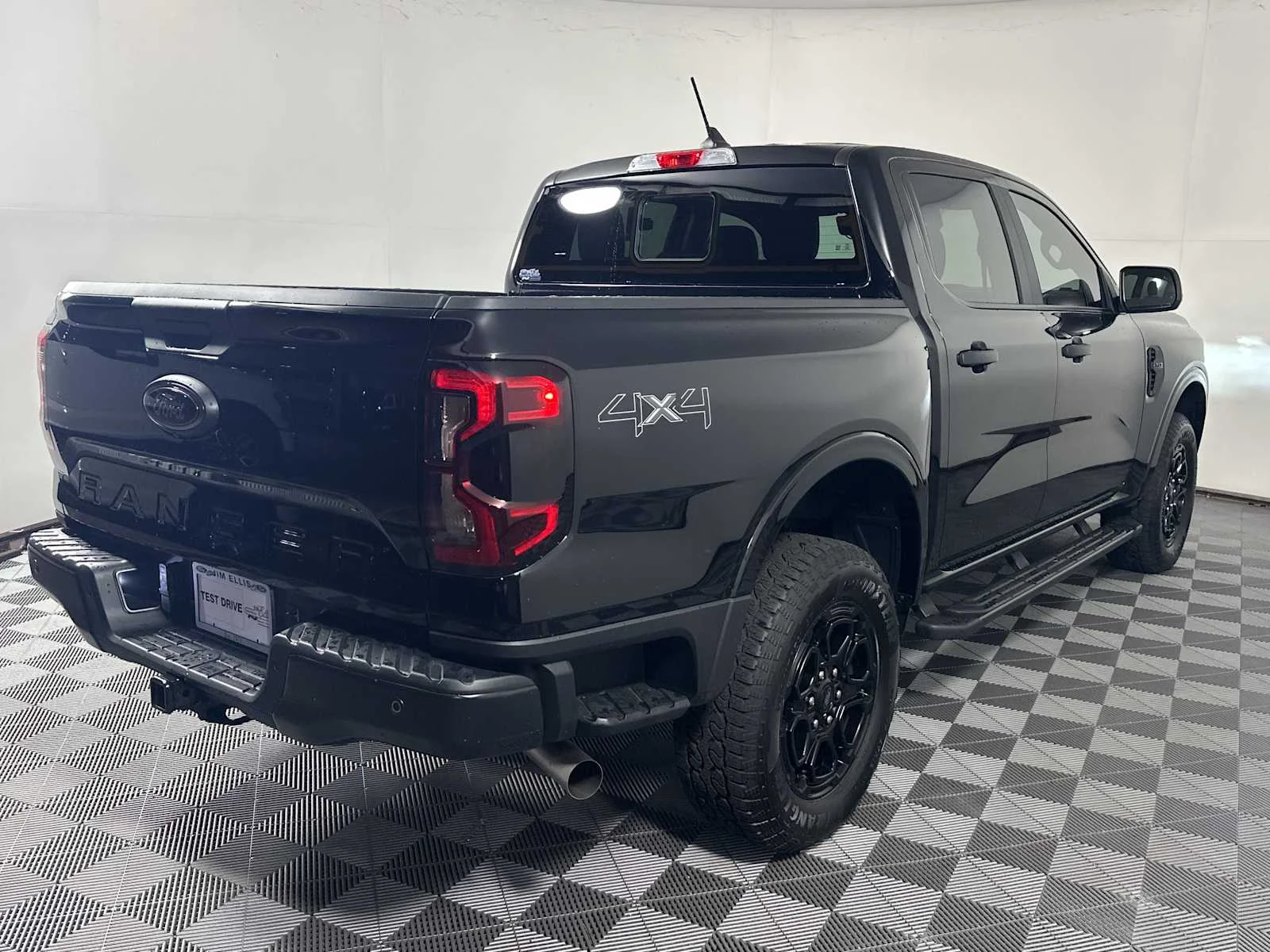 New 2025 Shadow Black Ford XLT image 8