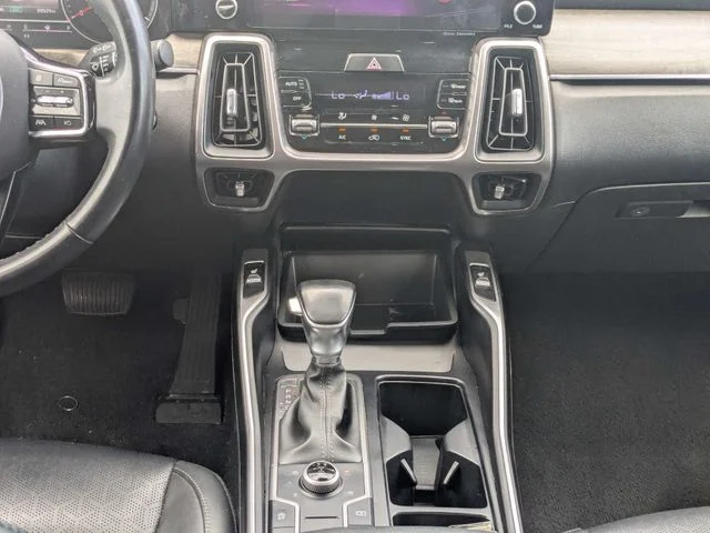 Used 2023 Black Kia X-Line S image 18