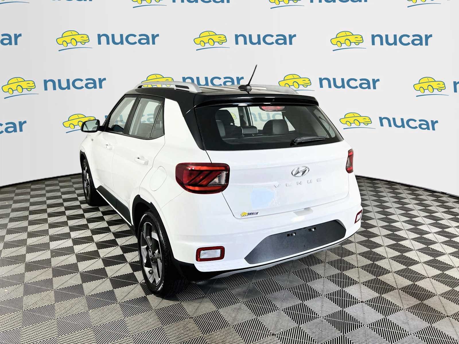 Used 2026 Lunar White w/Black Roof Hyundai SEL image 5