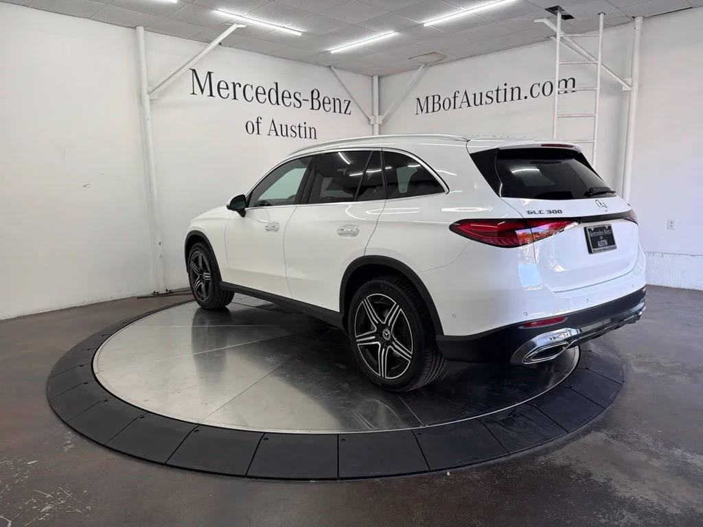 New 2027 White Mercedes-Benz GLC 300 image 5