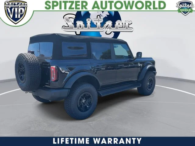New 2026 Shadow Black Ford Outer Banks® image 5