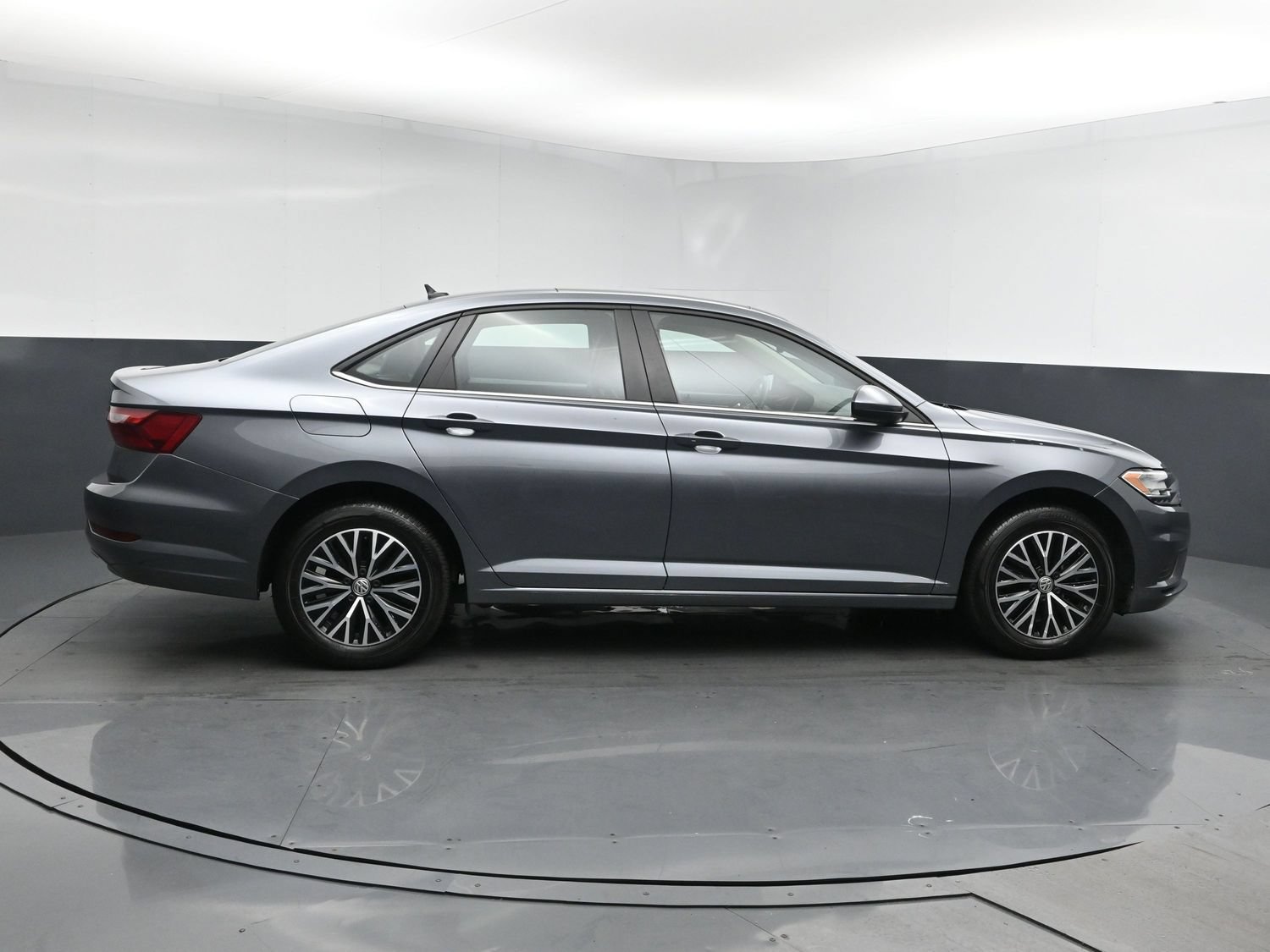Used 2021 Gray Volkswagen  image 3