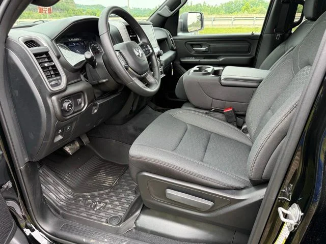 New 2026 Diamond Black Crystal Pearl-Coat Exterior Paint RAM Warlock image 19