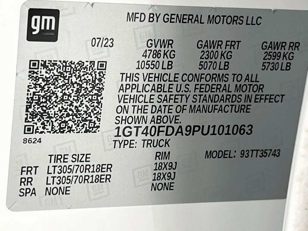 Used 2023 White GMC Edition 1 image 34