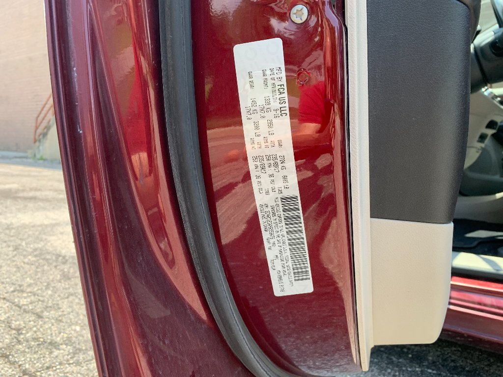 Used 2017 Velvet Red Pearlcoat Chrysler Touring-L Plus image 12