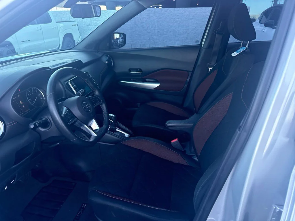 Used 2020 Silver Nissan SR image 25