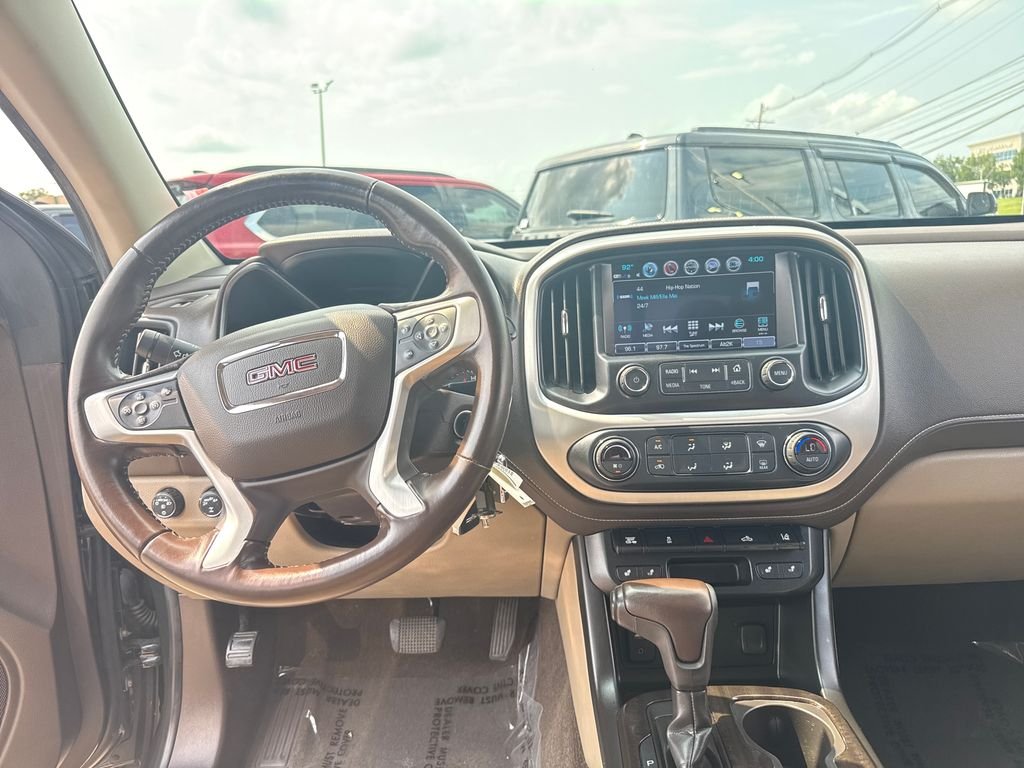 Used 2018 Gray GMC SLT image 15