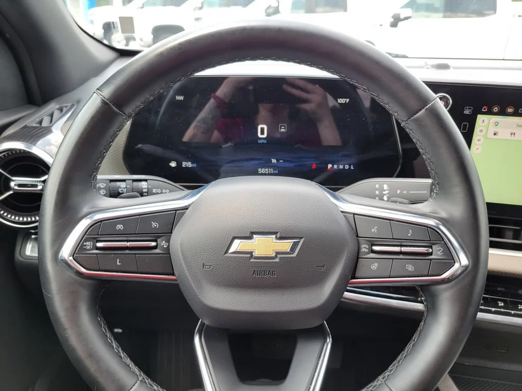 Used 2025 Summit White Chevrolet LT image 32