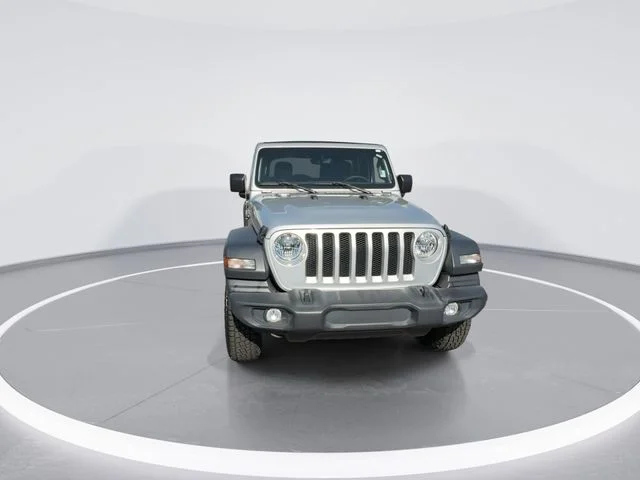 Used 2023 Silver Jeep Sport S image 3