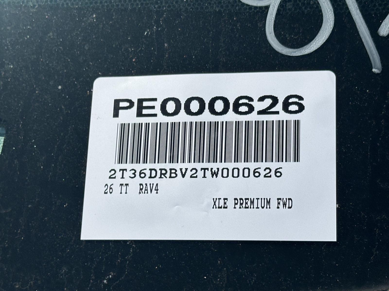 Used 2026 Wind Chill Pearl TOYOTA XLE PREMIUM image 14