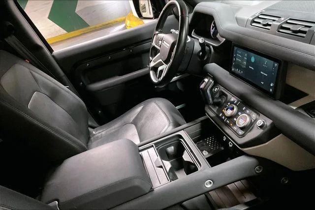 Certified Used 2023 Black Land Rover X-Dynamic SE image 11