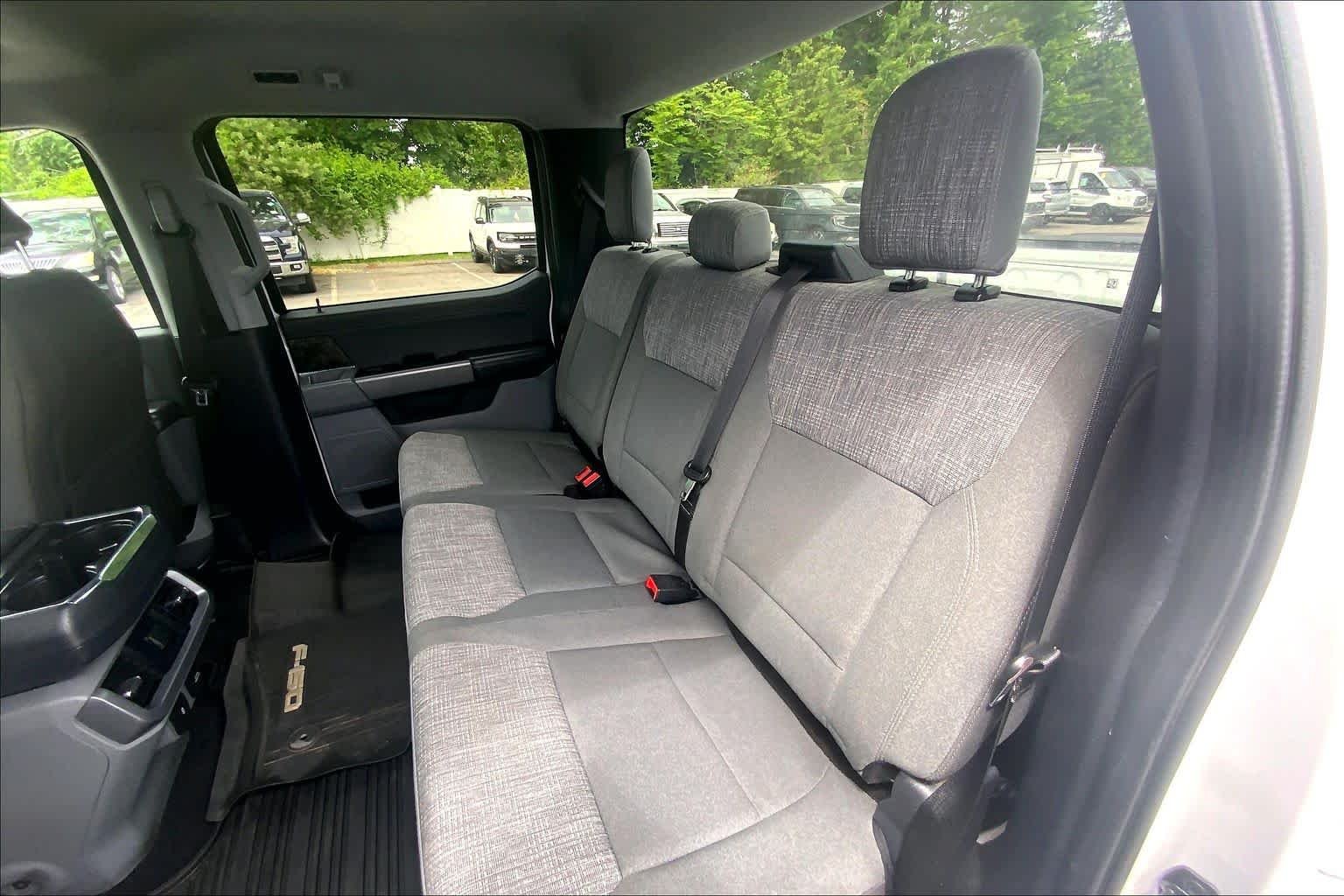 Used 2023 Oxford White Ford XLT image 21