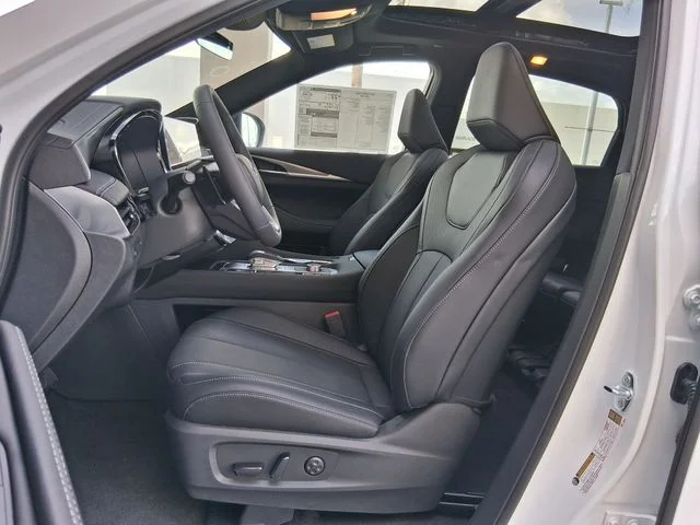 New 2027 RADIANT WHITE INFINITI Luxe AWD image 17