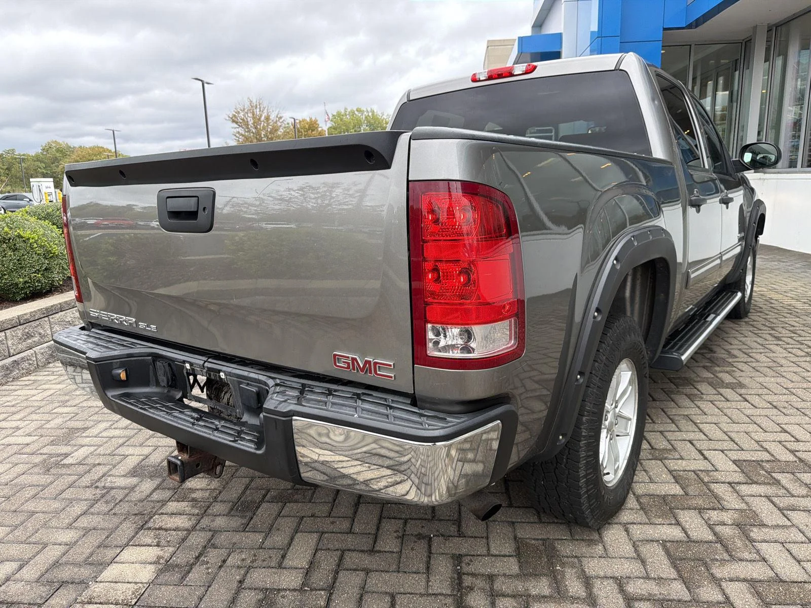 Used 2012 STEEL GRAY METALLIC GMC SLE image 5