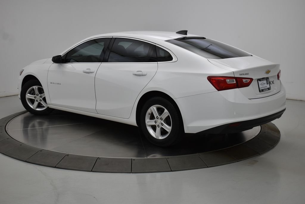 Used 2019 Summit White Chevrolet LS image 6