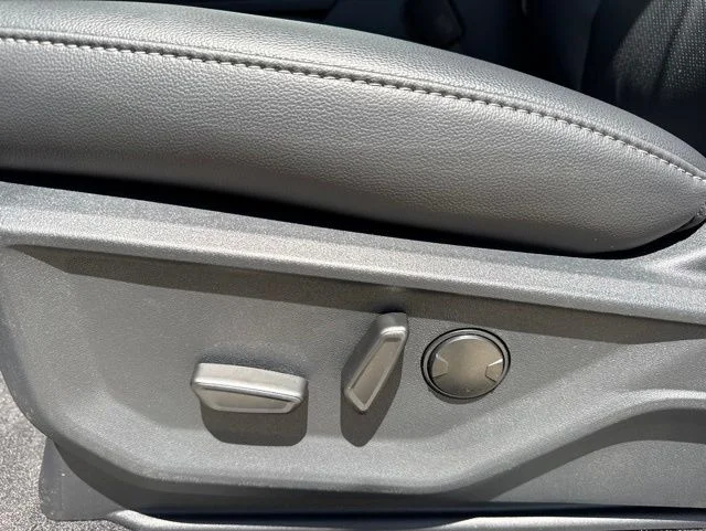 New 2026 Star White Metallic Tri-Coat Ford Lariat® image 18