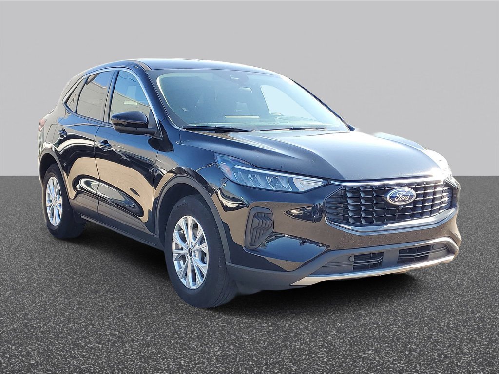 Used 2023 Black Ford Active image 4