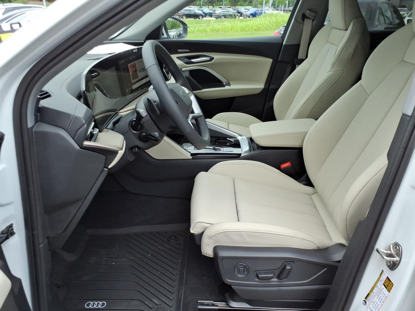 Used 2025 Daytona Gray Pearl Effect Audi S line Premium image 12