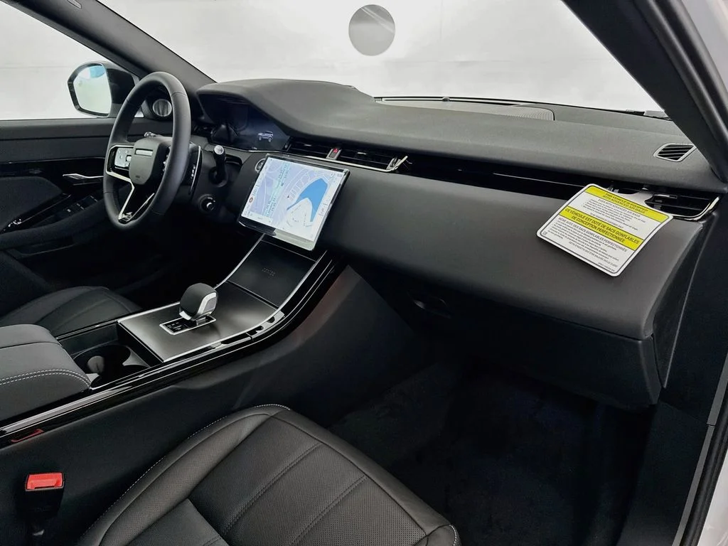 New 2026 Fuji White Land Rover Hoxton Edition image 30