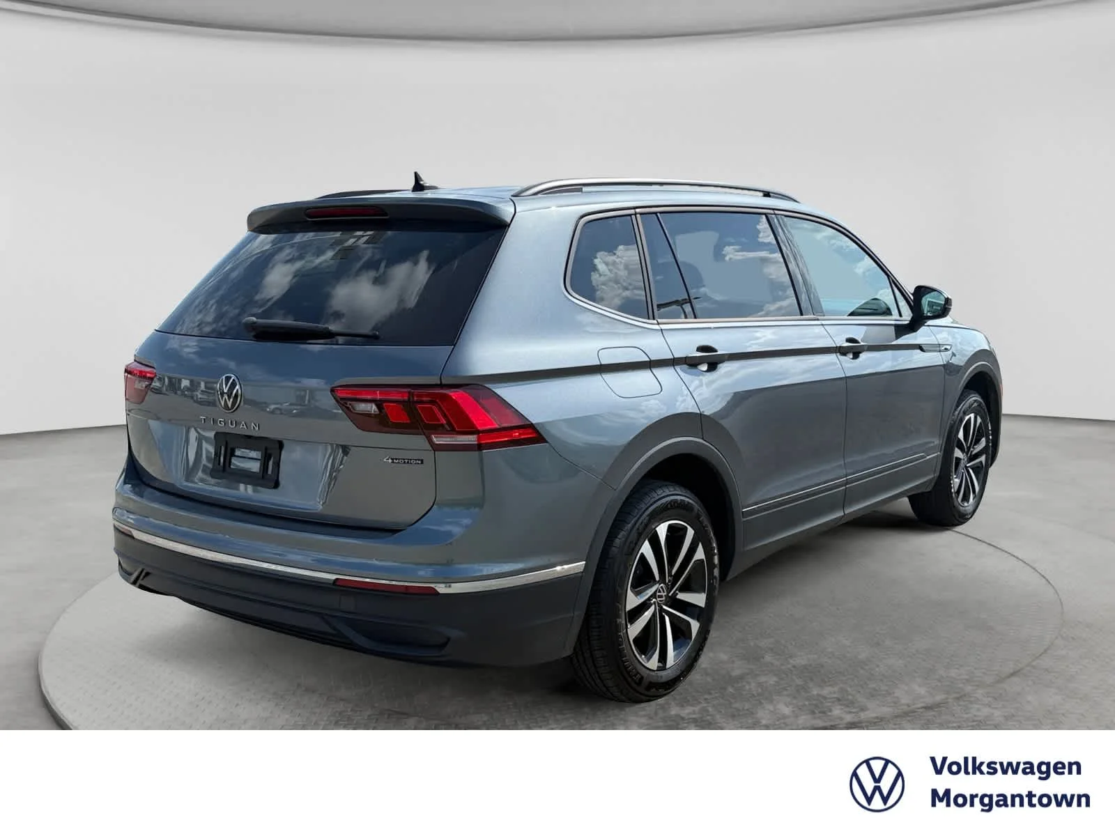 Used 2022 Platinum Gray Metallic Volkswagen S image 5